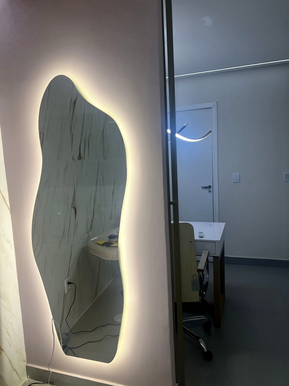 Espelho orgânico retroiluminado